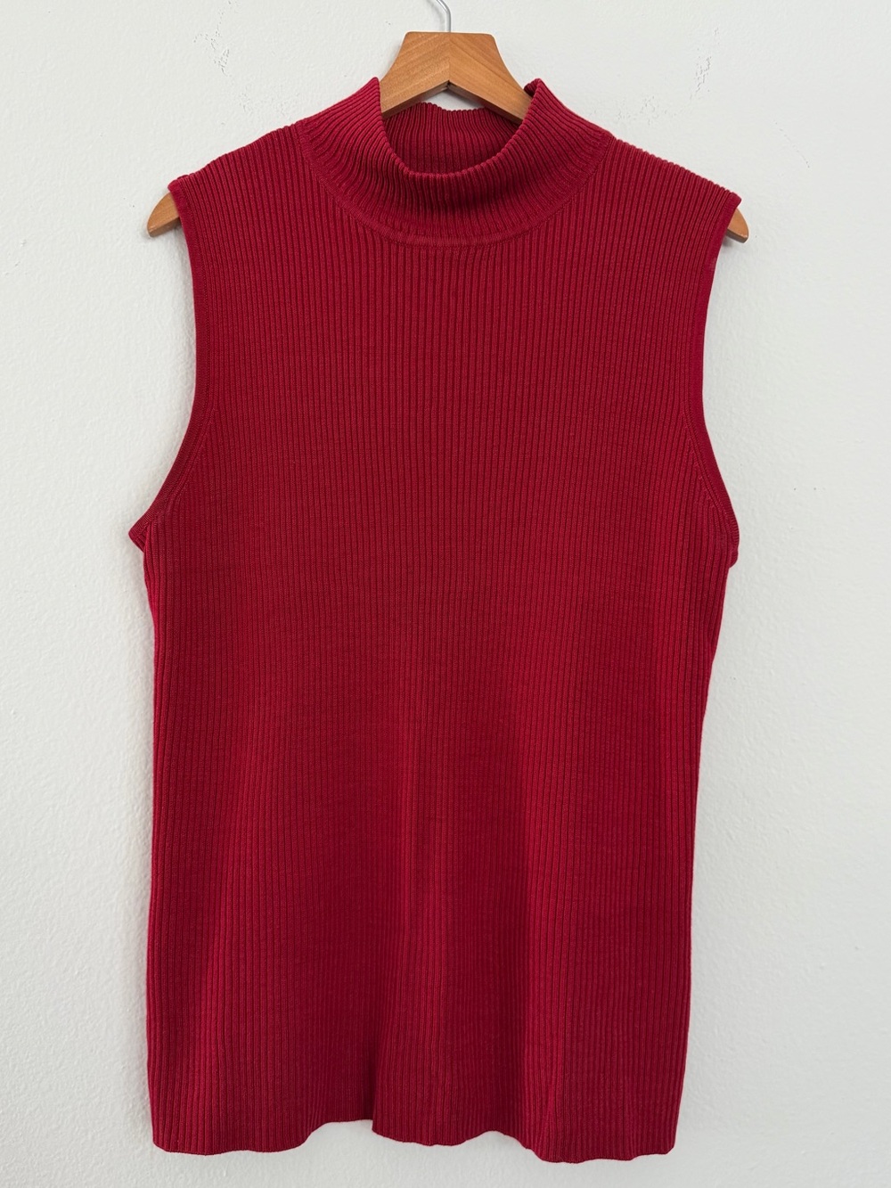 Croft & Barrow Cherry Red Ribbed Mockneck Tank Large Old Money Minimalist Top